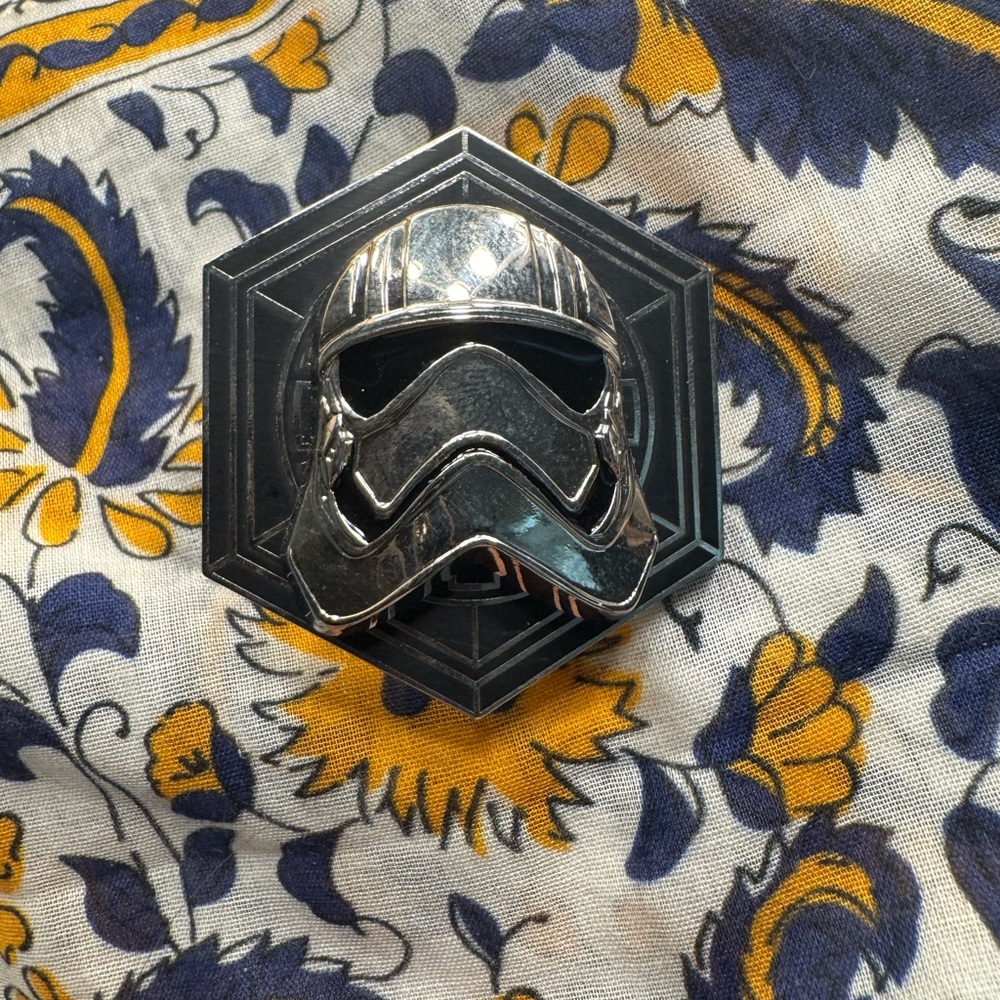 Disney Parks Silver Star Wars Pin